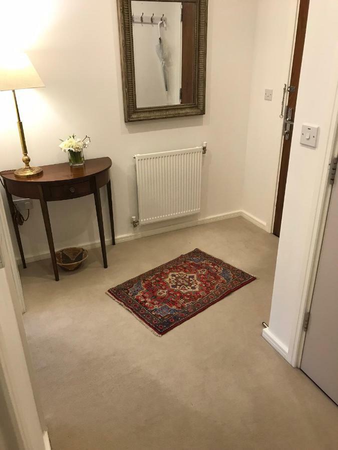 Wyatt Court Apartament